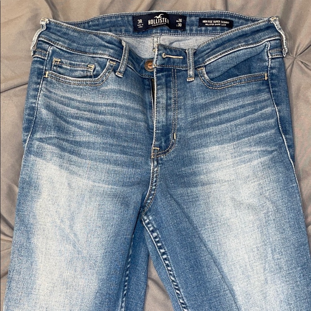 High waisted jeans